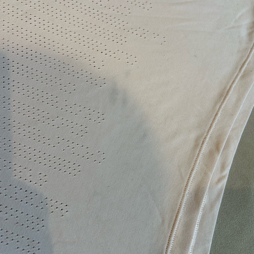 Lululemon athletica t-shirt size XS preowned with stains - Picture 4 of 7
